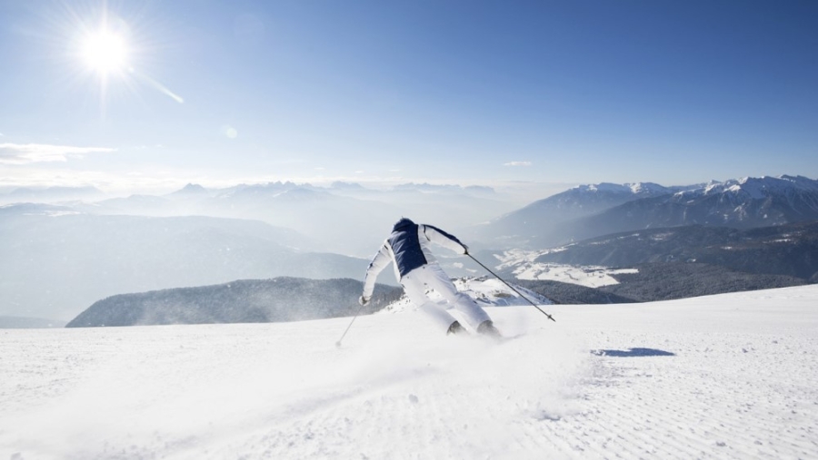 Skiër op de pistes van Gitschberg Jochtal.